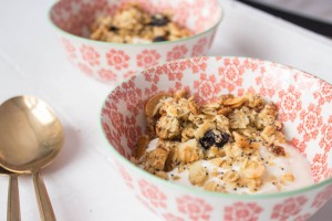 Lemon Yoghurt with quick granola