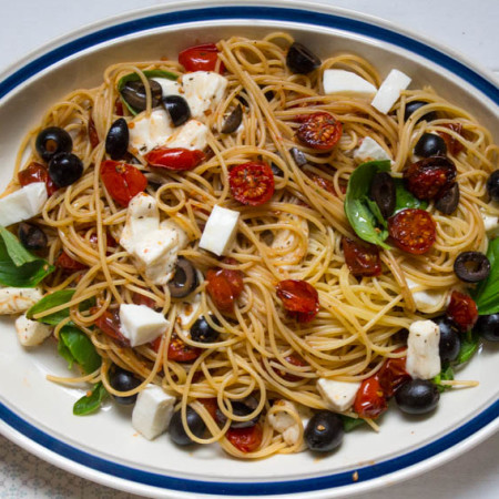 Spaghetti with Balsamic Tomatoes, Mozzarella and Olives