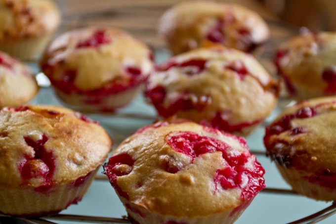 Redcurrant and White Chocolate Muffins (or Cupcakes) - All That I'm Eating