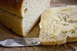 Buttered bread for the soup