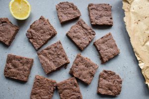 chocolate, thyme and lemon shortbread pieces