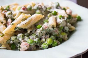 pea, spinach and bacon creamy pasta sauce