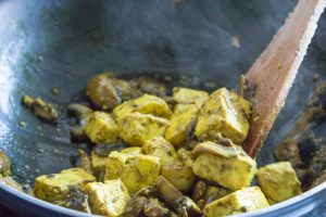 frying the crispy paneer