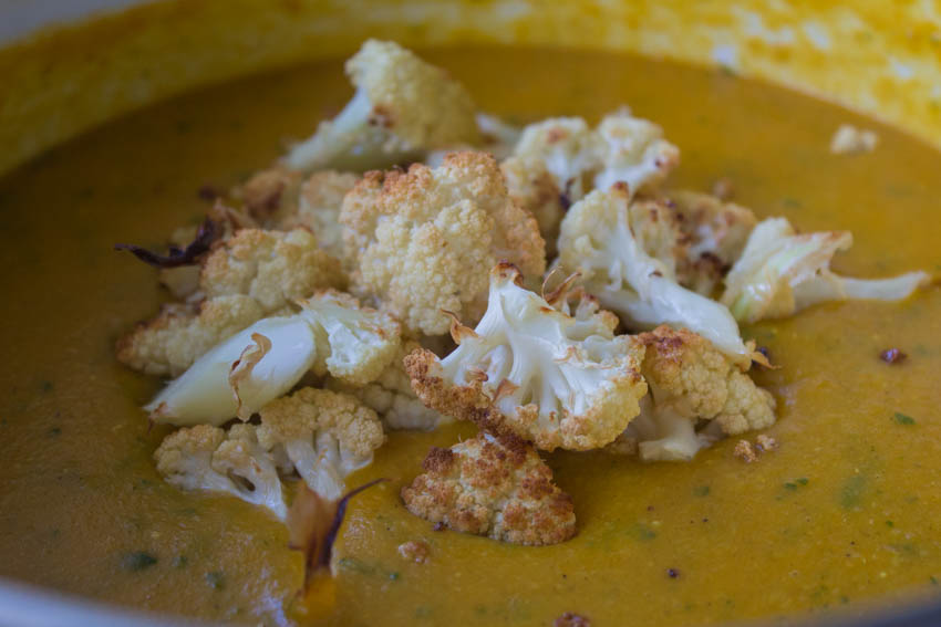 Vegetable curry sauce with baked cauliflower